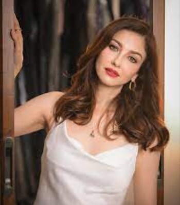 Profile picture of SAUMYA TANDON