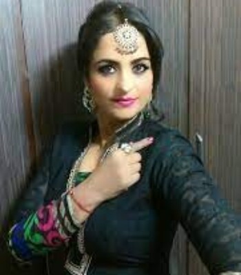 Profile picture of RAKHI HUNDAL