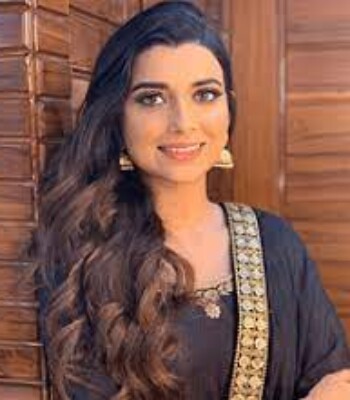 Profile picture of NIMRAT KHAIRA